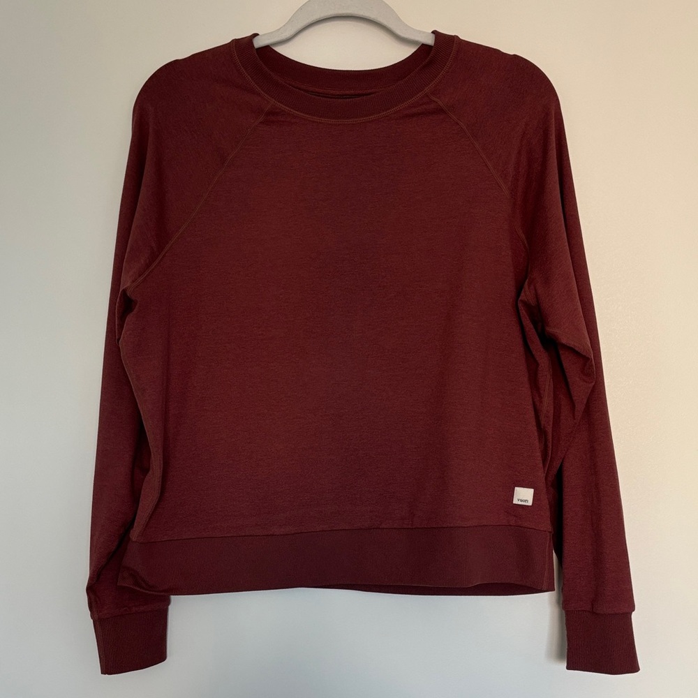 Vuori Women’s Halo Crew Long-Sleeved Top in Rust Red/Brown